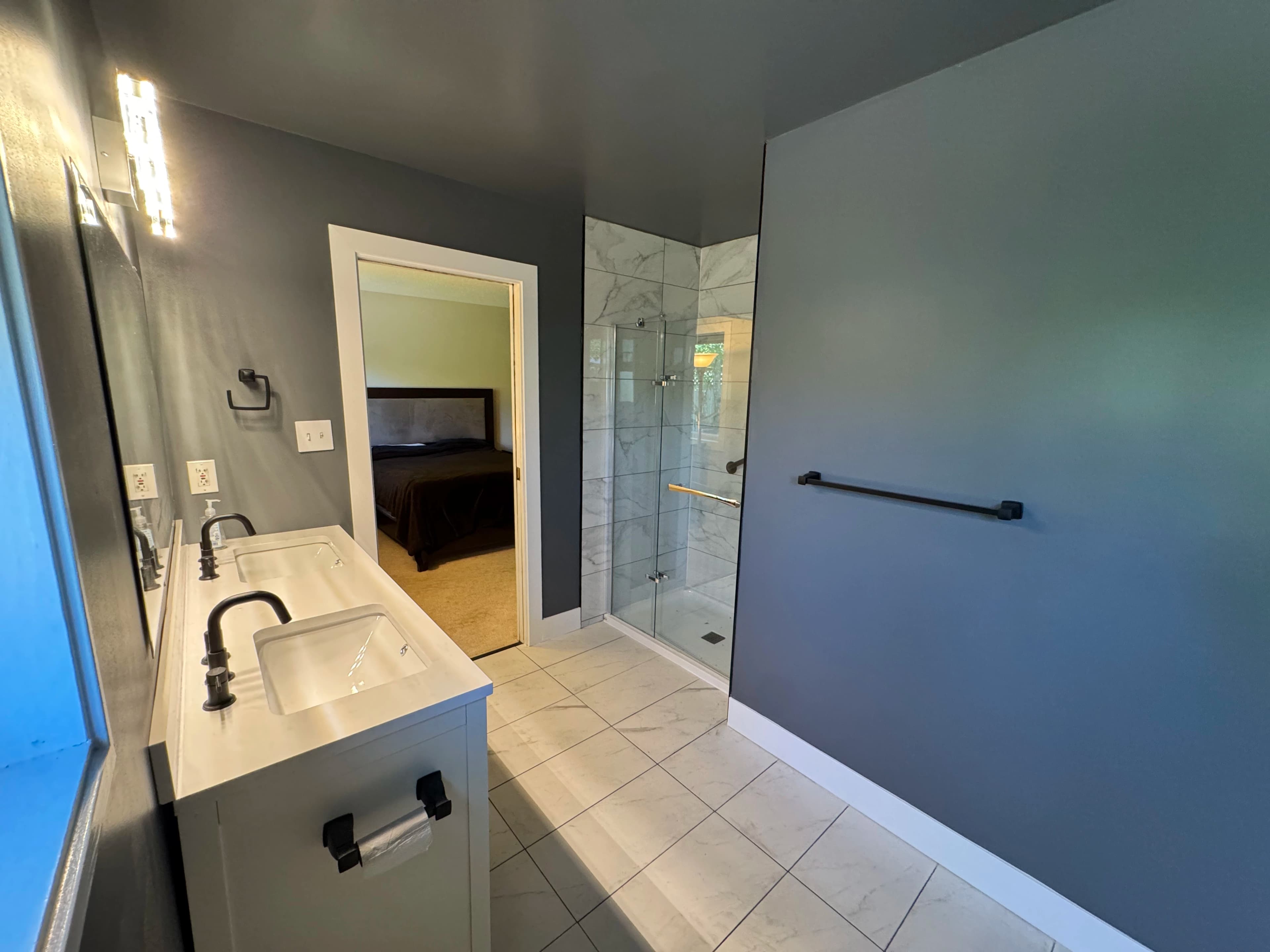 Modern Bath And Laundry Suite by CVR Construction